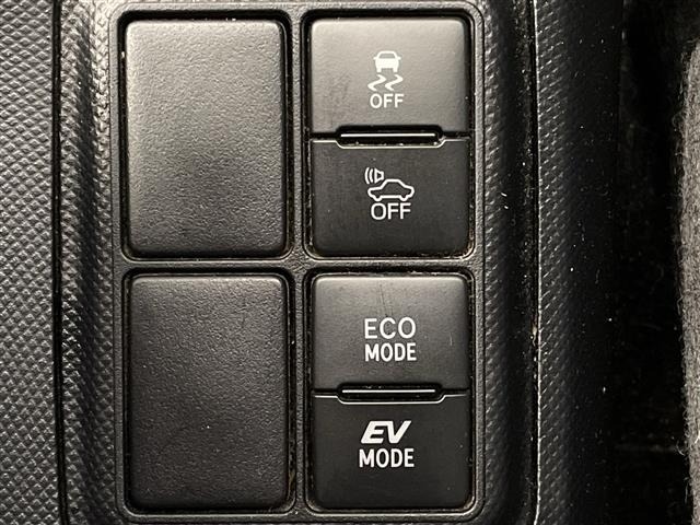 Toyota AQUA 2017 7424955-7