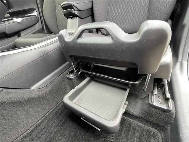 Toyota AQUA 2021 7424972-4