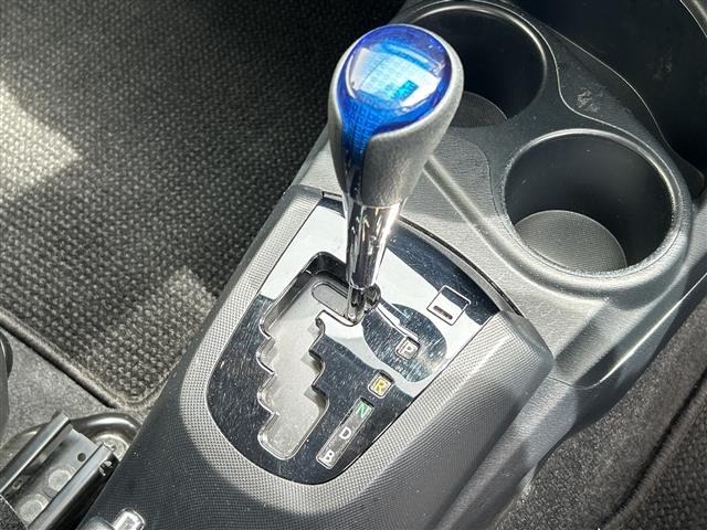 Toyota AQUA 2017 7424980-9