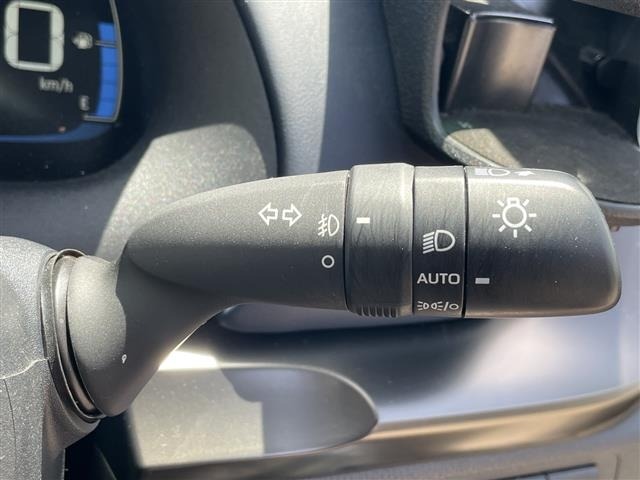 Toyota AQUA 2023 7424983-1