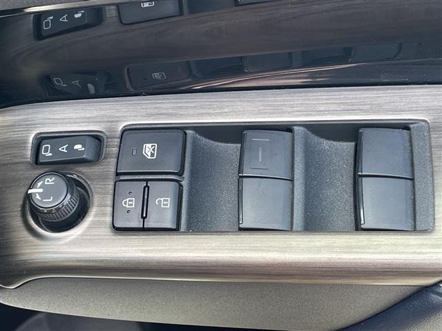 Toyota AQUA 2023 7424983-20