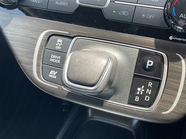 Toyota AQUA 2023 7424983-5