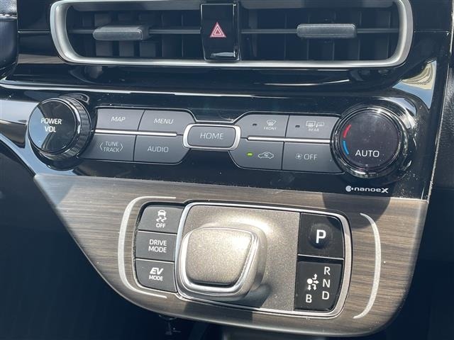 Toyota AQUA 2023 7424983-7