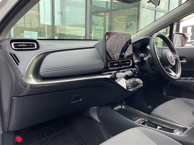 Toyota AQUA 2021 7424989-9