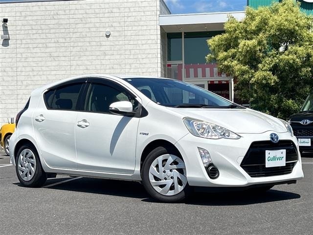 Toyota AQUA 2016 7424991-0