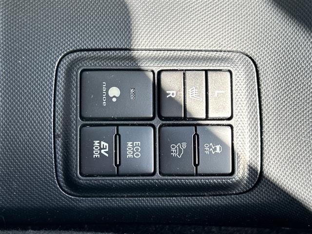 Toyota AQUA 2016 7424991-17