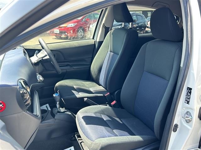 Toyota AQUA 2016 7424991-3