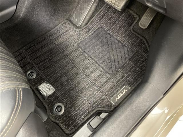 Toyota AQUA 2021 7425002-4