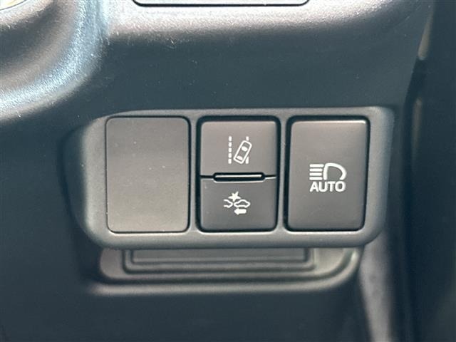 Toyota AQUA 2018 7425003-2
