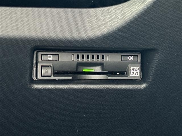 Toyota AQUA 2018 7425003-4