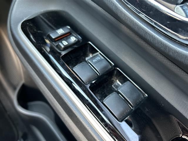 Toyota AQUA 2018 7425003-6