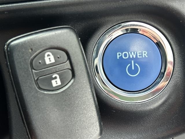 Toyota AQUA 2019 7425015-1