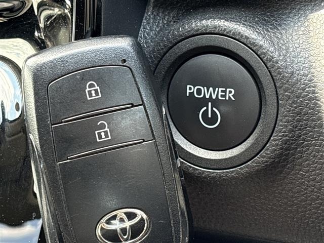 Toyota AQUA 2024 7425022-1