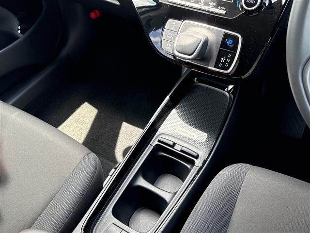 Toyota AQUA 2024 7425022-10