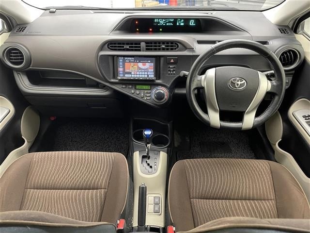 Toyota AQUA 2012 7425051-15