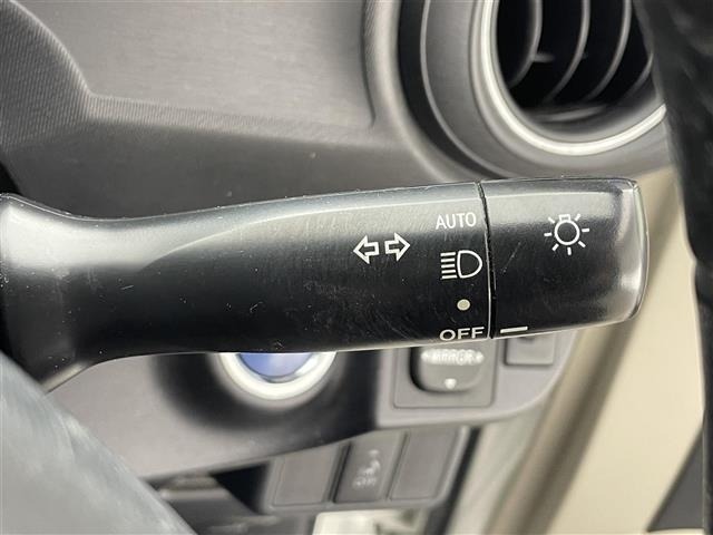 Toyota AQUA 2012 7425051-8