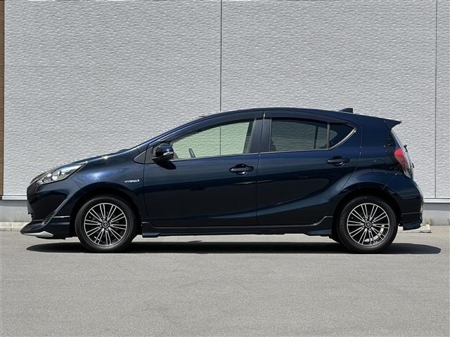 Toyota AQUA 2017 7425079-7