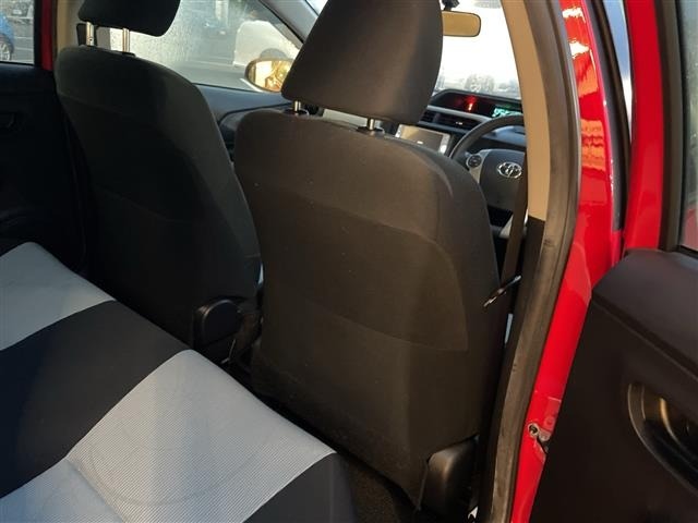 Toyota AQUA 2013 7425082-6