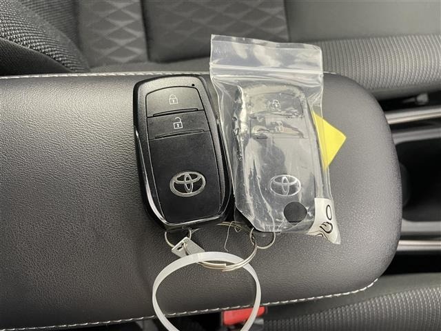 Toyota AQUA 2023 7425101-12