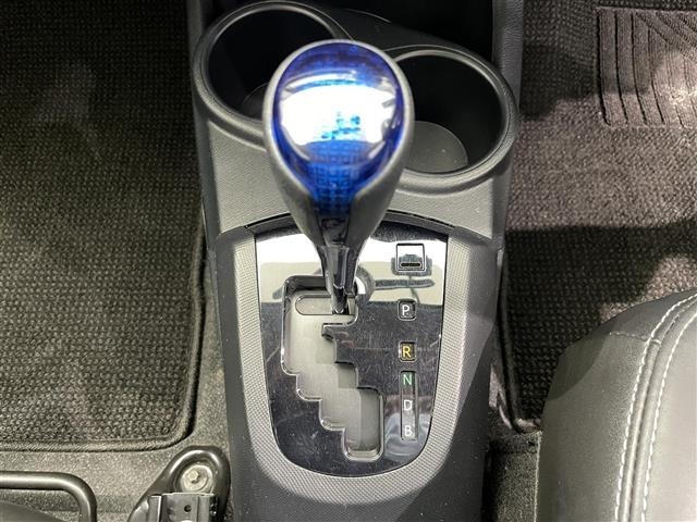 Toyota AQUA 2015 7425120-22
