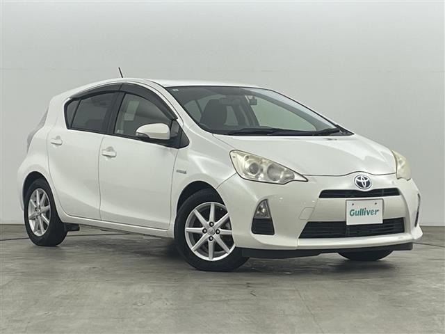 Toyota AQUA 2013 7425121-0