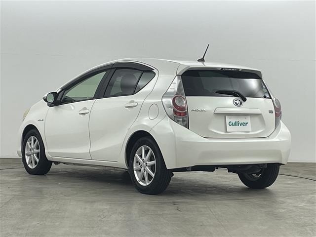 Toyota AQUA 2013 7425121-13