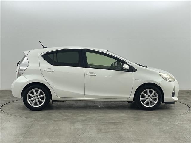 Toyota AQUA 2013 7425121-2