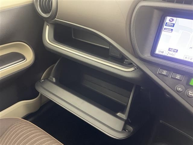 Toyota AQUA 2013 7425121-21