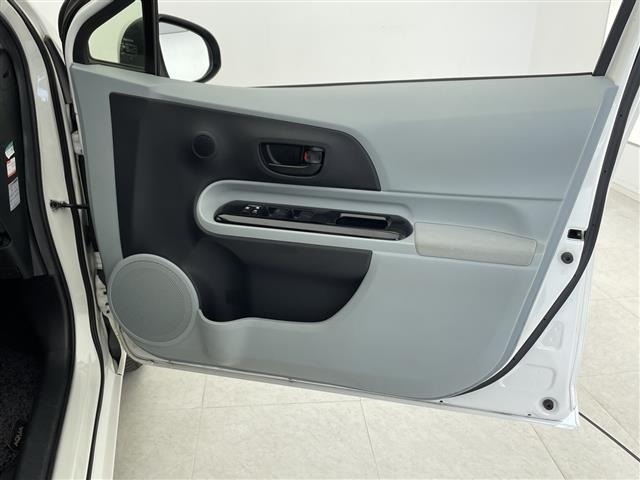 Toyota AQUA 2012 7425151-6