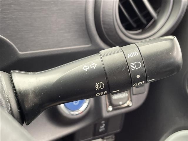 Toyota AQUA 2012 7425151-7