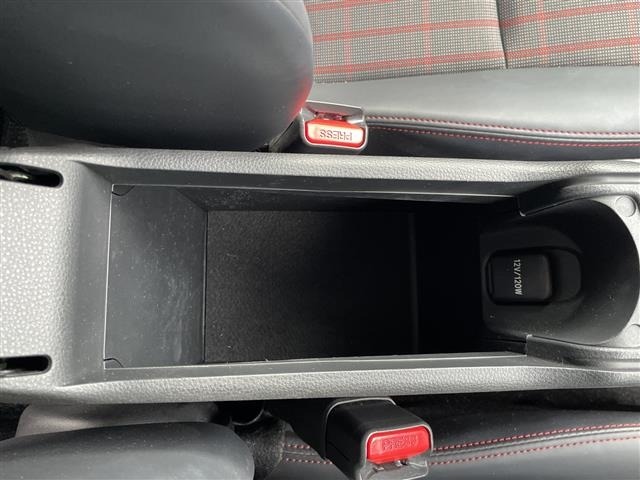 Toyota AQUA 2023 7425168-7