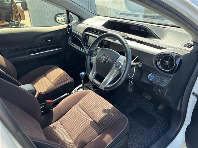 Toyota AQUA 2015 7425171-3