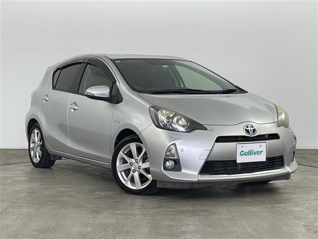 Toyota AQUA 2013 7425181-0
