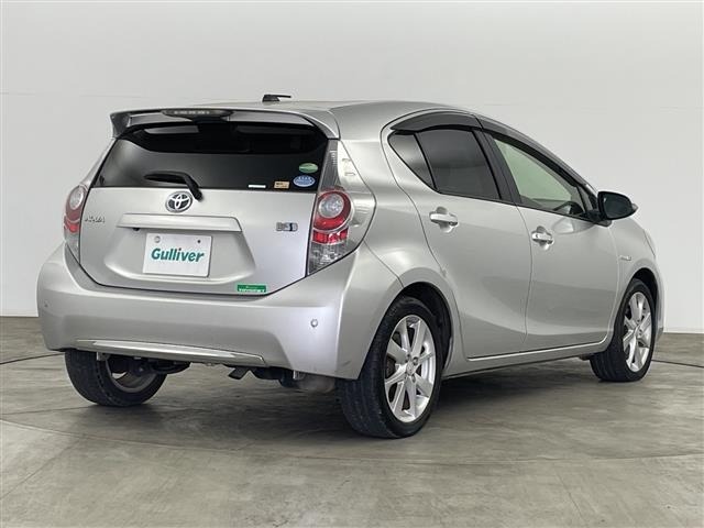 Toyota AQUA 2013 7425181-2