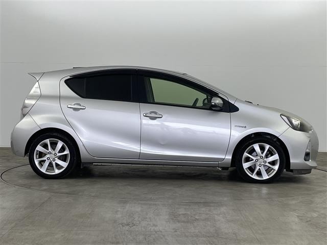 Toyota AQUA 2013 7425181-6