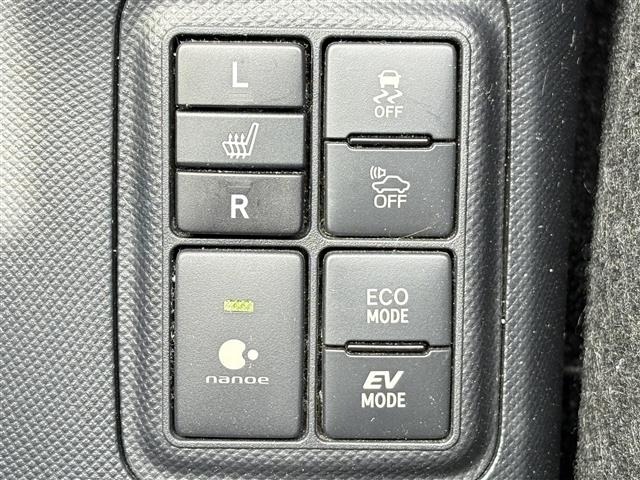 Toyota AQUA 2016 7425182-3