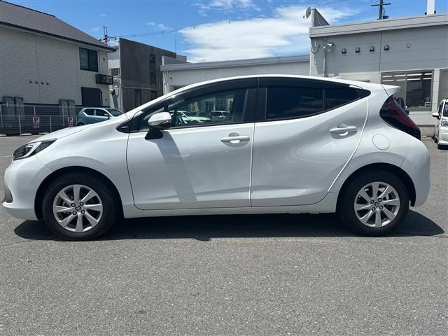 Toyota AQUA 2023 7425196-18