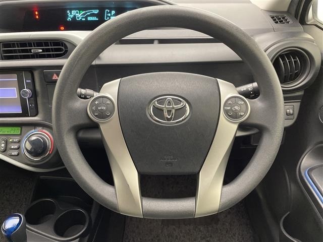 Toyota AQUA 2014 7425229-7