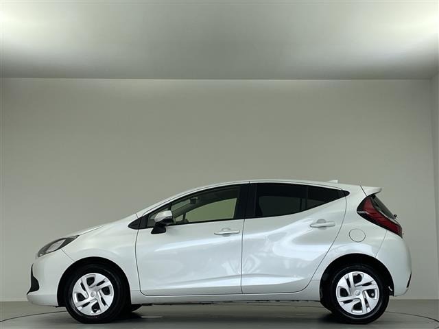 Toyota AQUA 2023 7425230-4