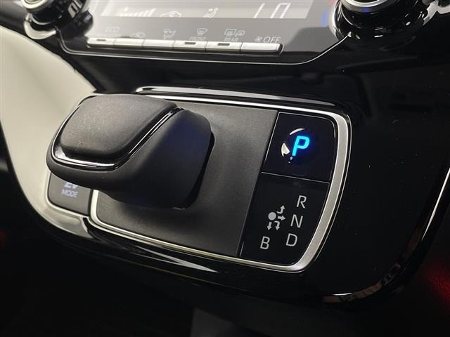 Toyota AQUA 2023 7425230-5