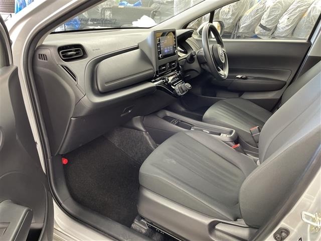 Toyota AQUA 2024 7425288-6