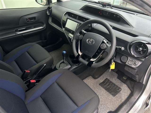 Toyota AQUA 2017 7425332-6