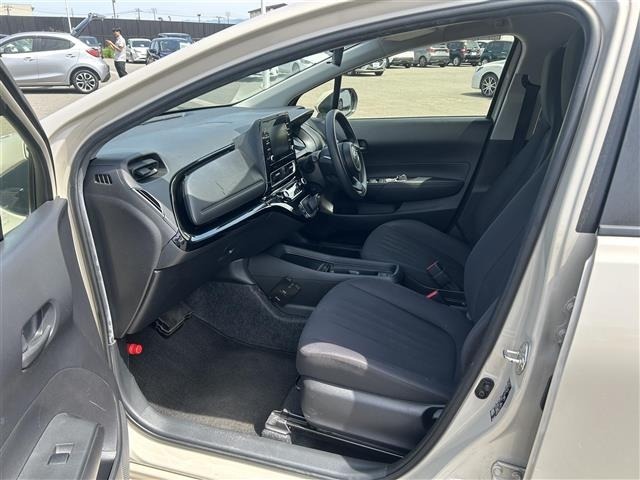 Toyota AQUA 2022 7425352-7