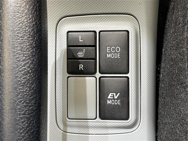 Toyota AQUA 2014 7425353-7