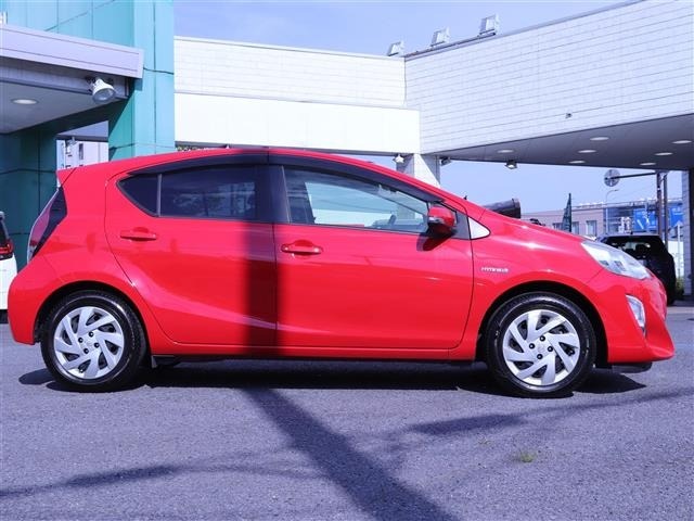 Toyota AQUA 2014 7425359-1