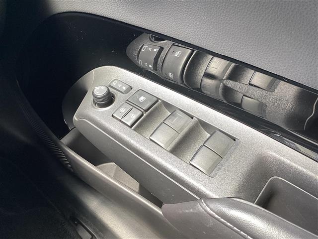 Toyota AQUA 2022 7425366-6