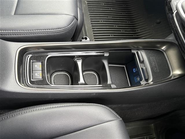 Toyota AQUA 2023 7425373-20