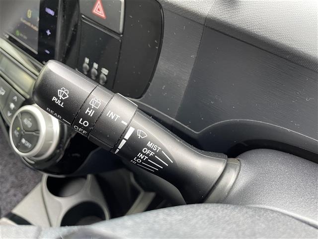Toyota AQUA 2017 7425382-7