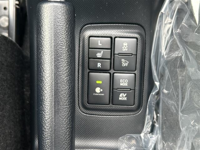 Toyota AQUA 2017 7425392-1
