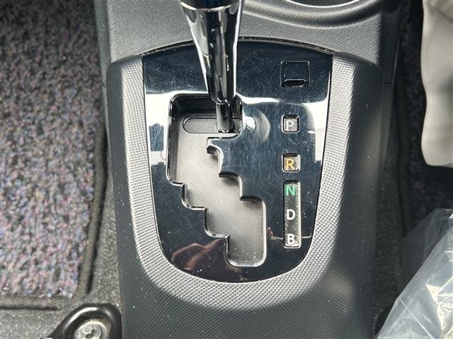 Toyota AQUA 2017 7425392-3